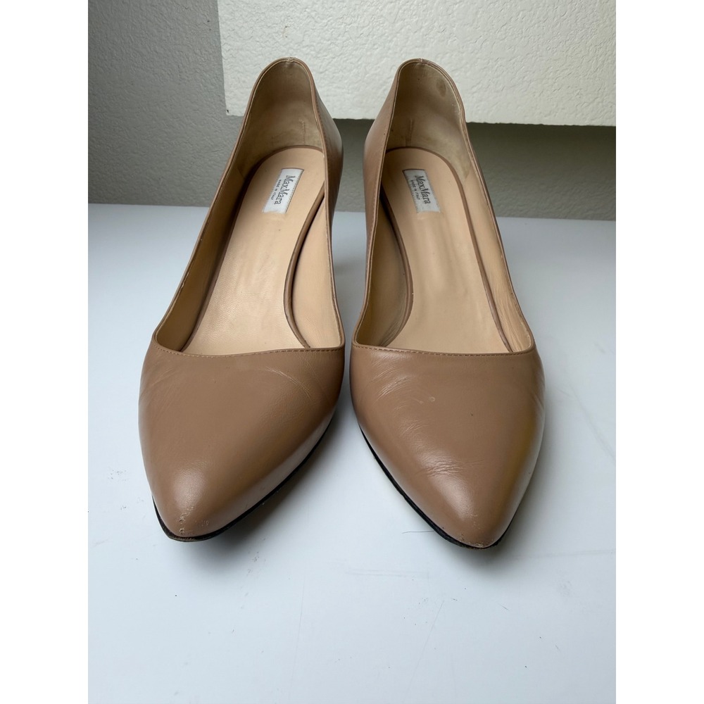 MaxMara Tan Leather Pointed Toe Pumps Made in Italy Size 40 Neutral Heels